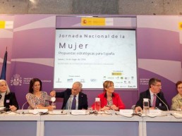 De izquierda a derecha: Mercedes Wüllich, Silvia Jato, José María Carrascal, Marta Pastor, Antonio San José y Elsa González